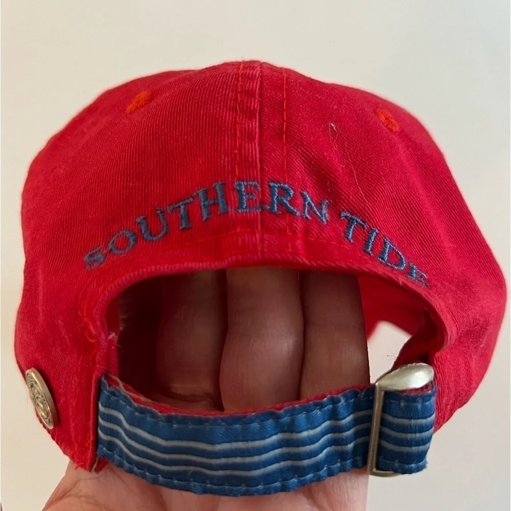 Southern Tide red embroidered fish Skipjack baseball cap sz L adjustable